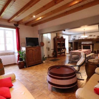 Hébergement Gîte de France - location de vacances sur la commune du Trioulou dans le Cantal jusqu'à 12 personnes