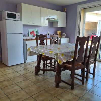 Hébergement Maison de Campagne - Rez-de-Chaussée - location saisonnière sur la commune du Trioulou dans le Cantal pour 5 personnes